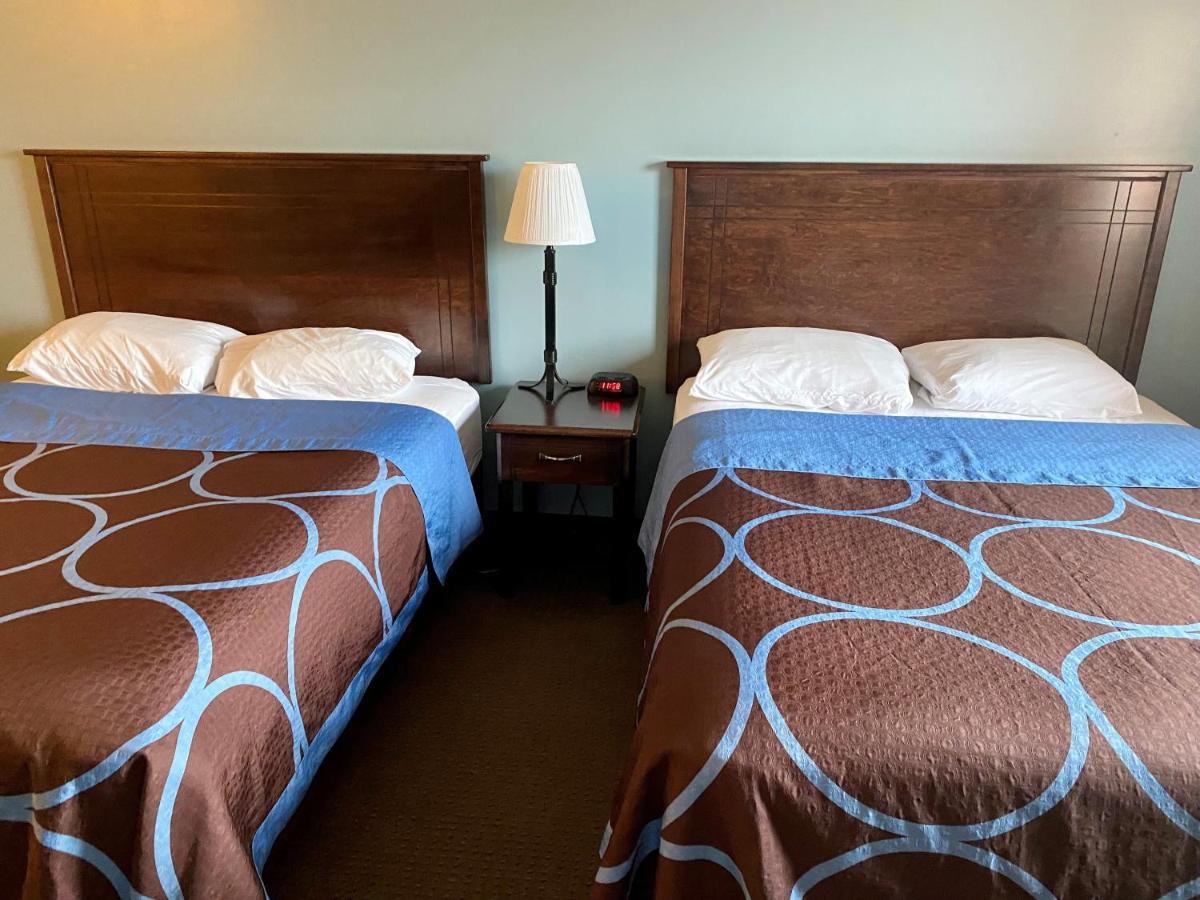 Super 8 By Wyndham Edmonton South Hotell Exteriör bild