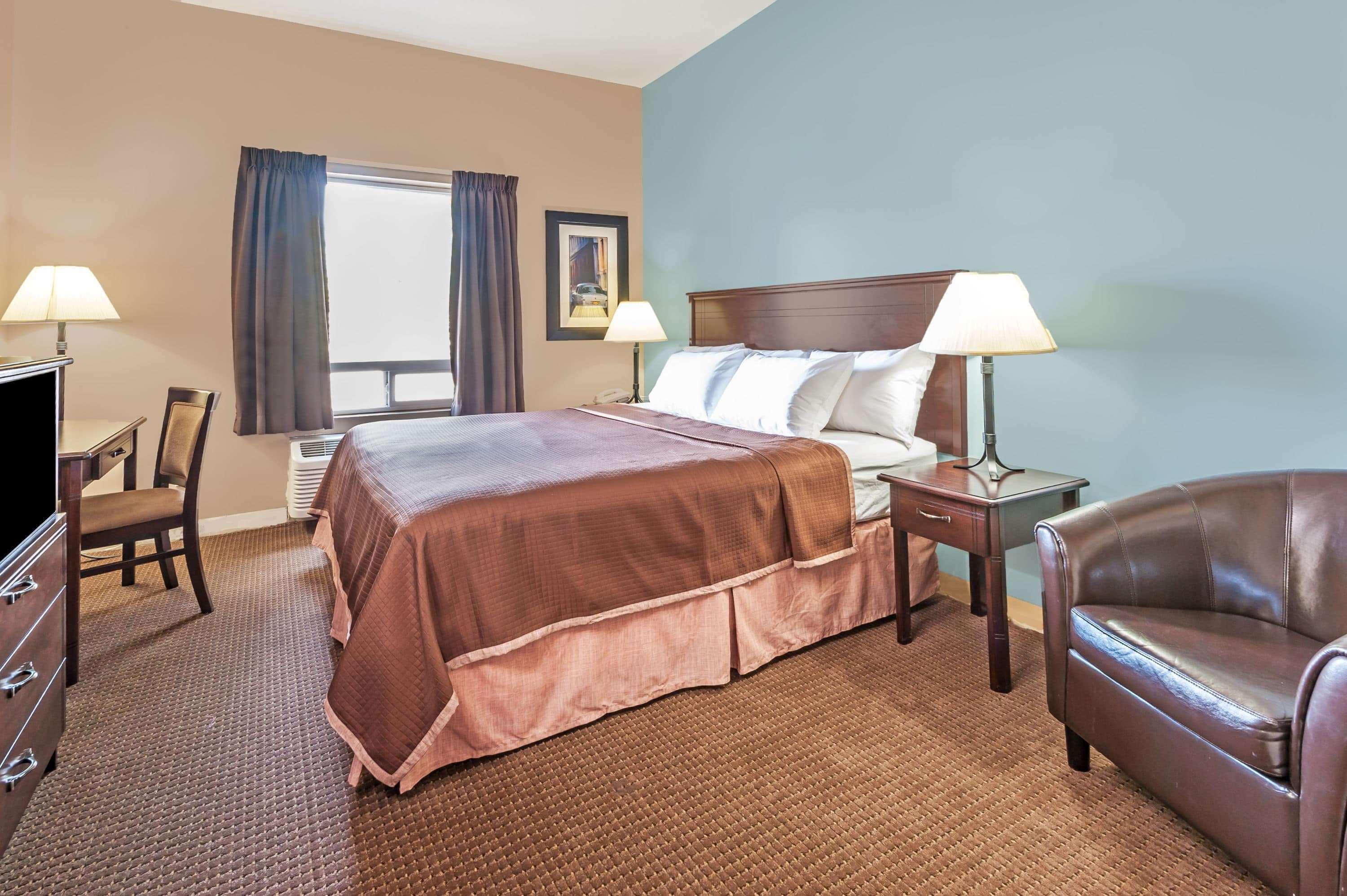 Super 8 By Wyndham Edmonton South Hotell Exteriör bild