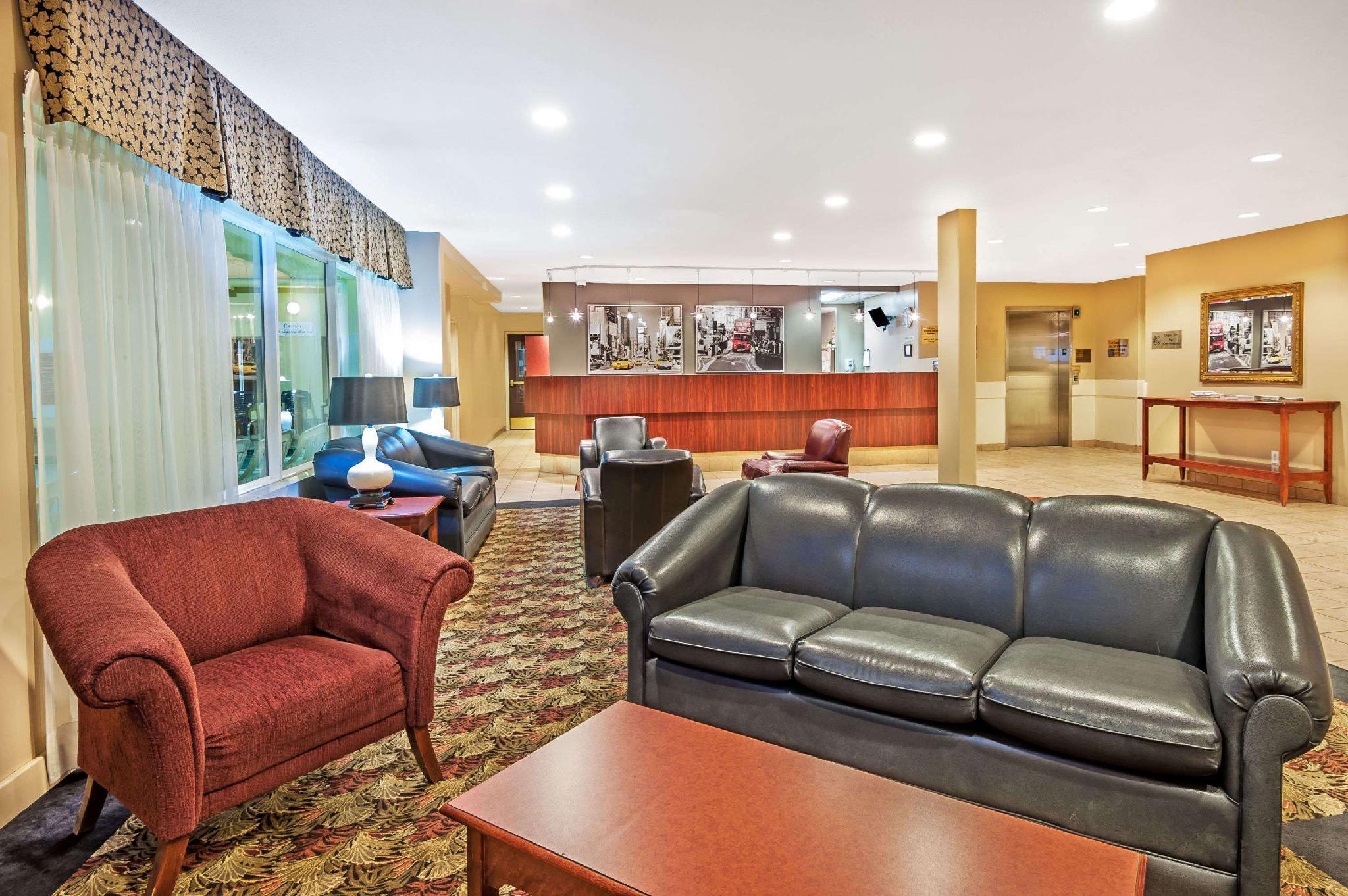 Super 8 By Wyndham Edmonton South Hotell Exteriör bild