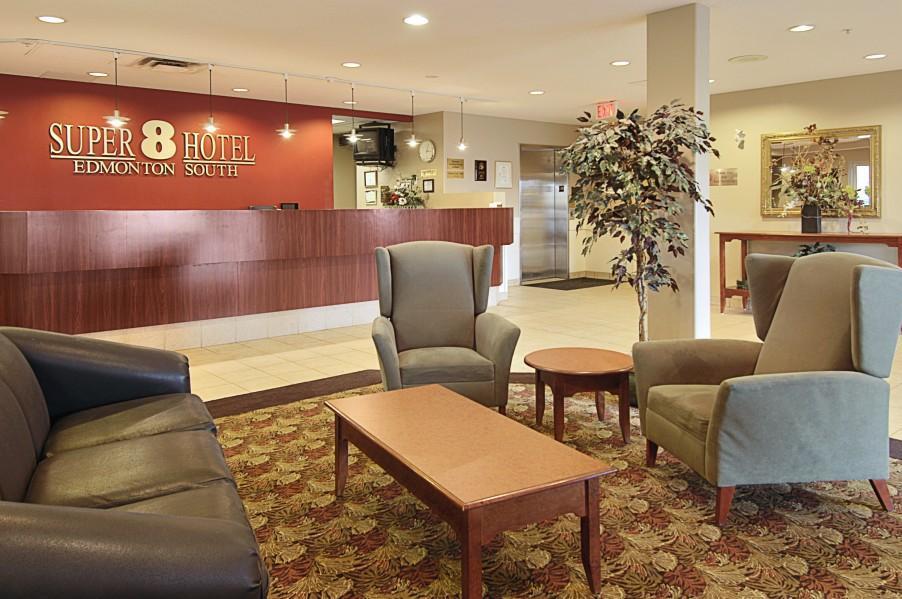Super 8 By Wyndham Edmonton South Hotell Exteriör bild